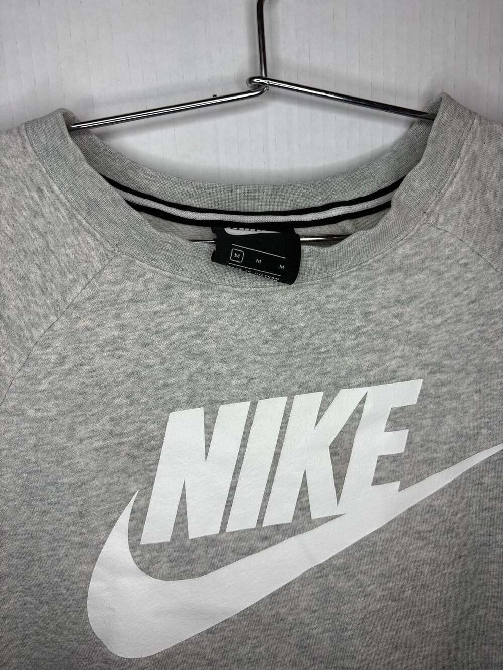 Nike Women's NSW Essential Fleece Crewneck Sweatshirt Gray - Picture 2 of 3